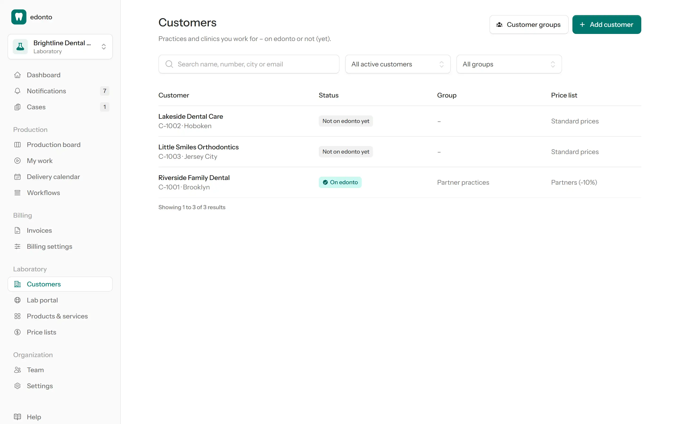 Customer list of a lab with customer numbers, groups and status