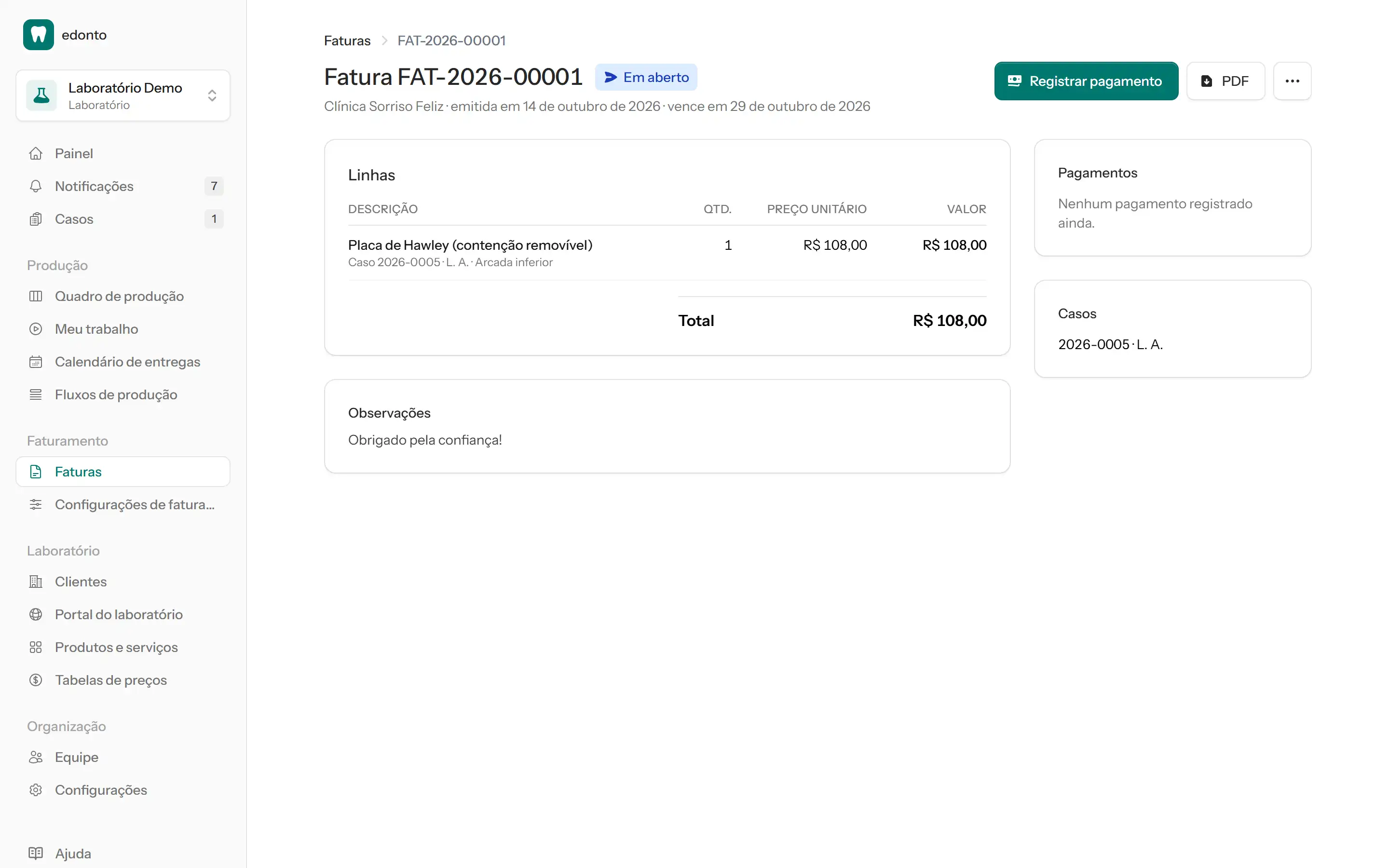 Fatura emitida com itens, total e status de pagamento